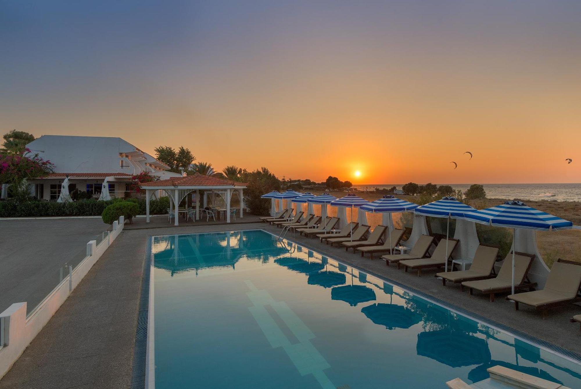 Nirvana Beach Hotel Theologos  Bagian luar foto